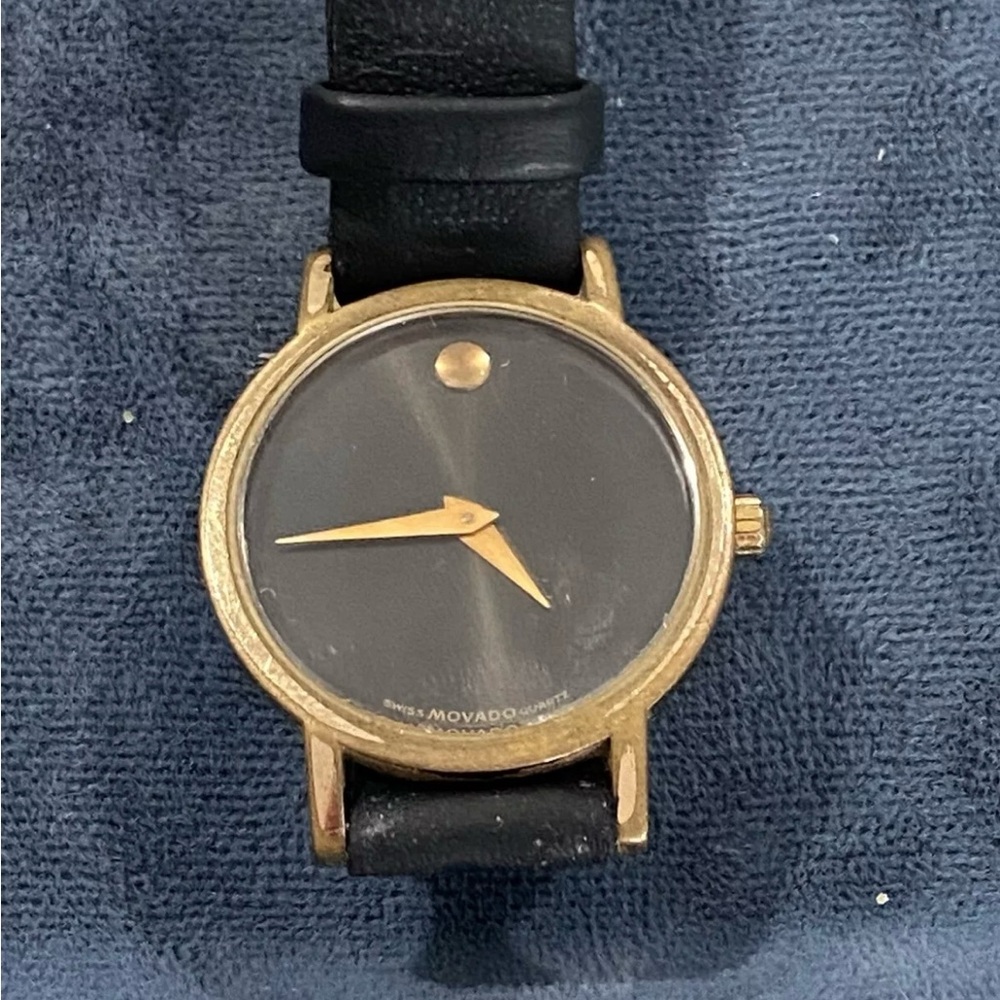 Movado Ladies Swiss Made Black Museum Dial Black Leather Band Watch, 8”